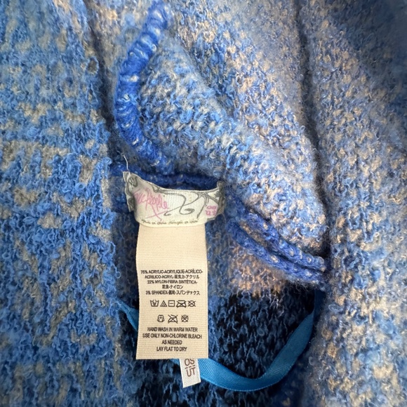 Free People Poncho - Picture 2 of 4